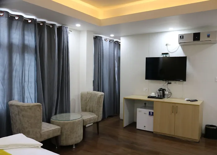 Mustang Hotel 3*
